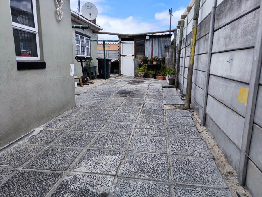 3 Bedroom Property for Sale in Lavender Hill Western Cape